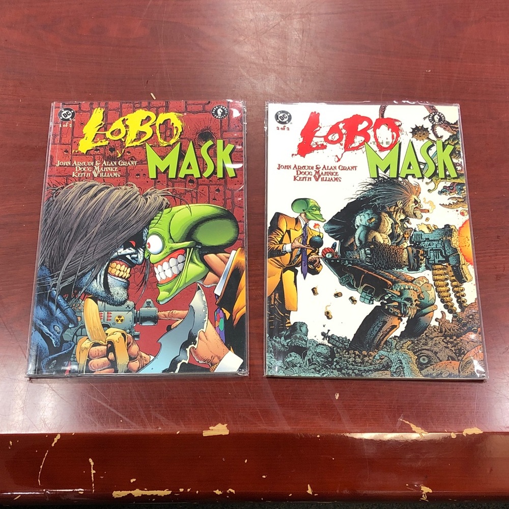Lobo Mask Comic Book Set